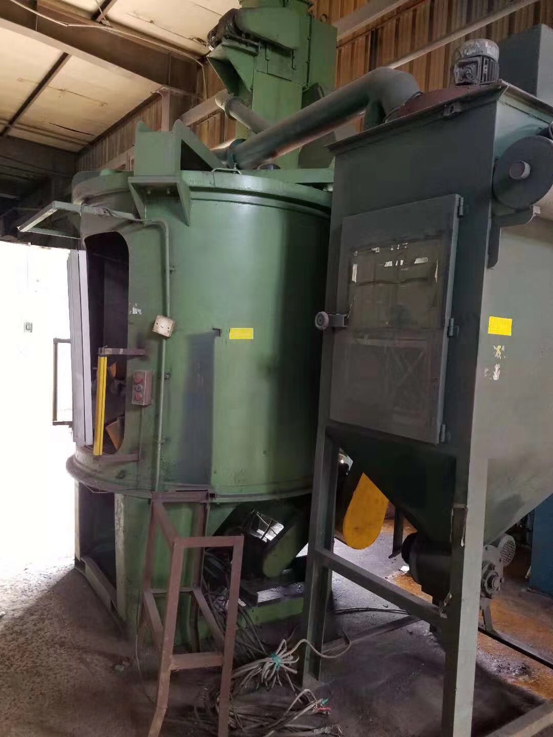 现货低价处理二手日本进口转盘抛丸机，二手双吊机抛丸机