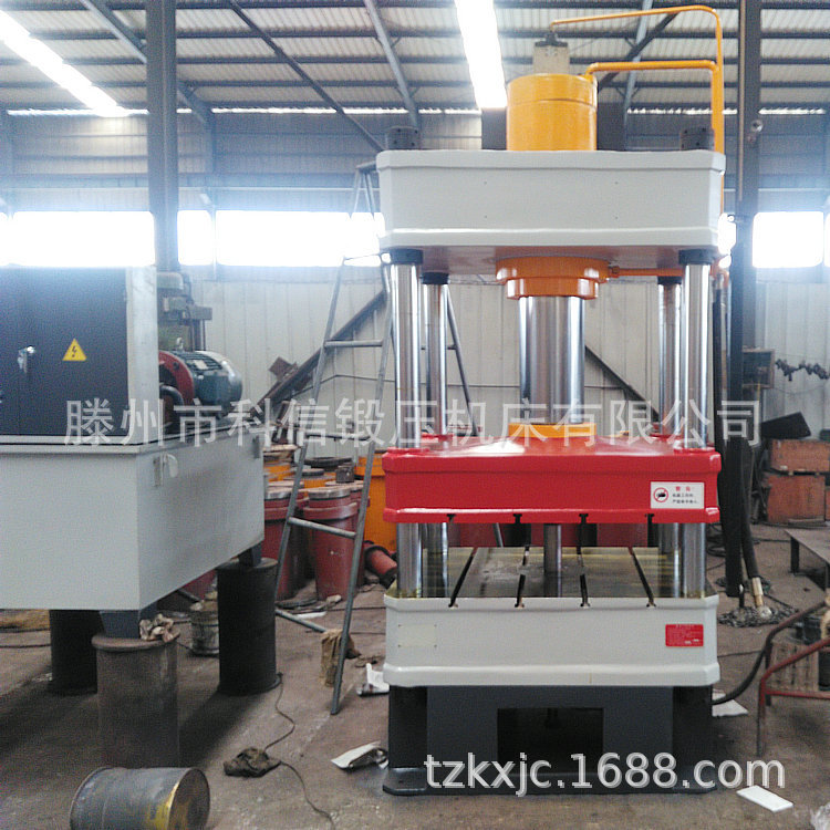 滕州科信专业打造精品 高端200吨四柱液压机 火热销售 质量保证