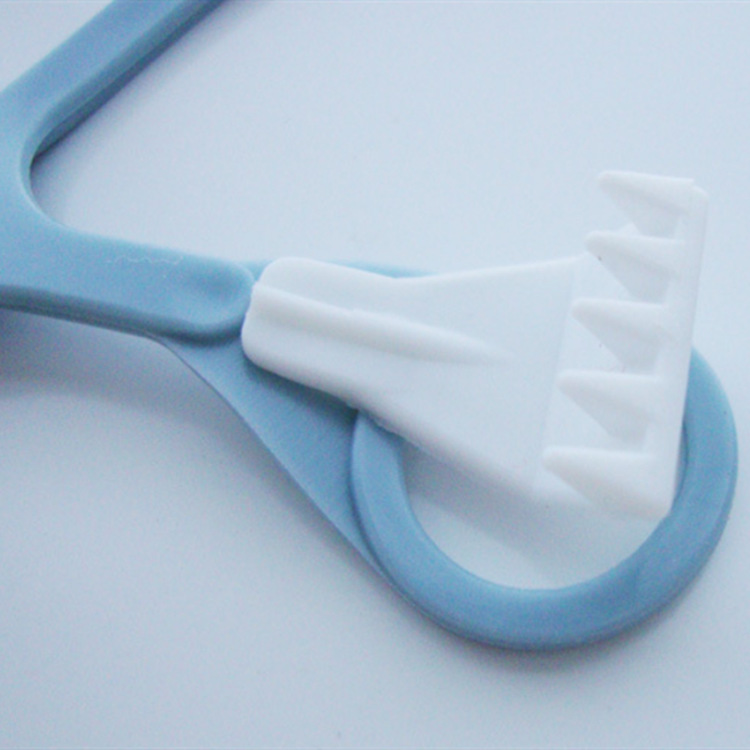 Suministro de plástico pequeña garra pañal hebilla descuento práctico bebé especial pañal hebilla bebé siesta bloqueo