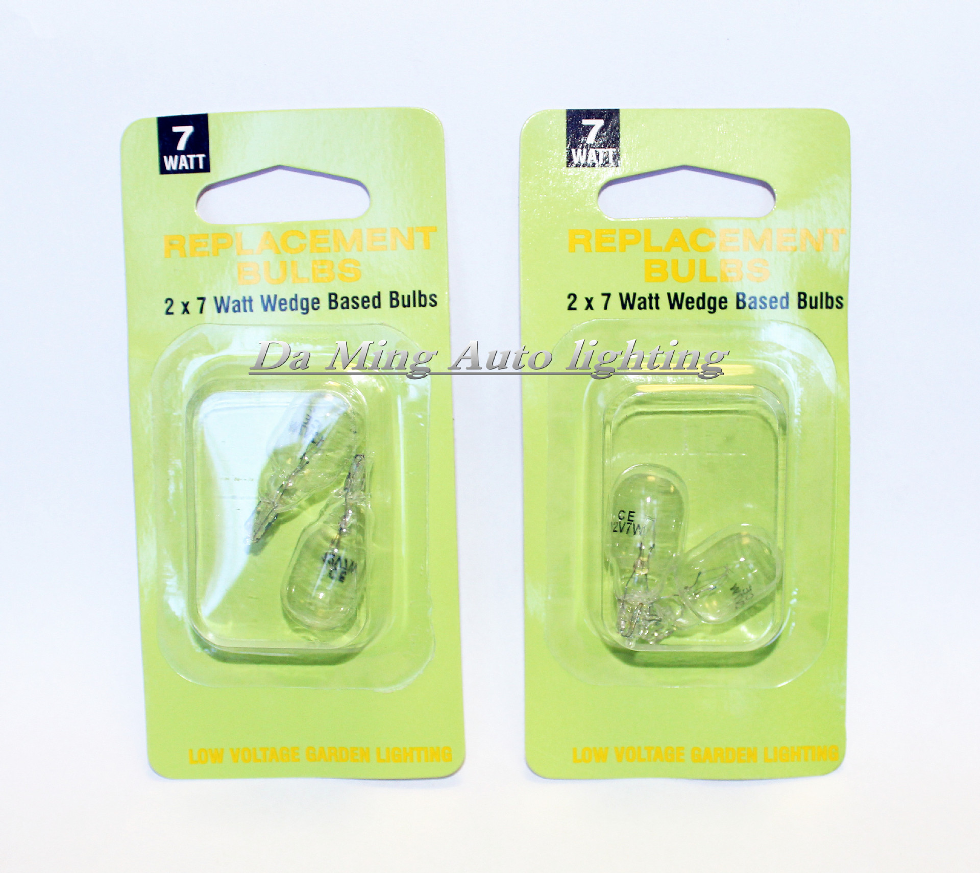 Single Blister card packing T15 12V7W Auto Bulbs Showing the wide lights Reversing lights Taillight cornering lamp