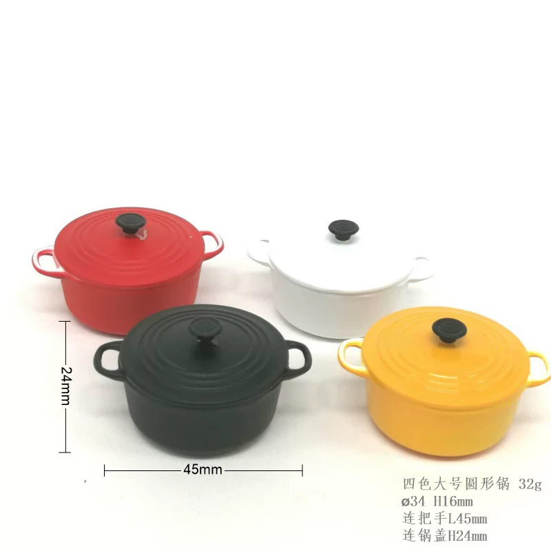Mini dollhouse with accessories, kitchenware, realistic round handle