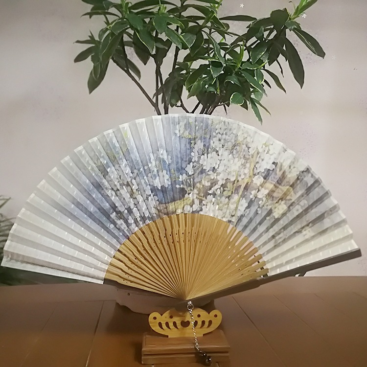 批发古风中式经典文雅女扇真丝绢扇竹质工艺品头青烤漆边和风折扇-阿里巴巴