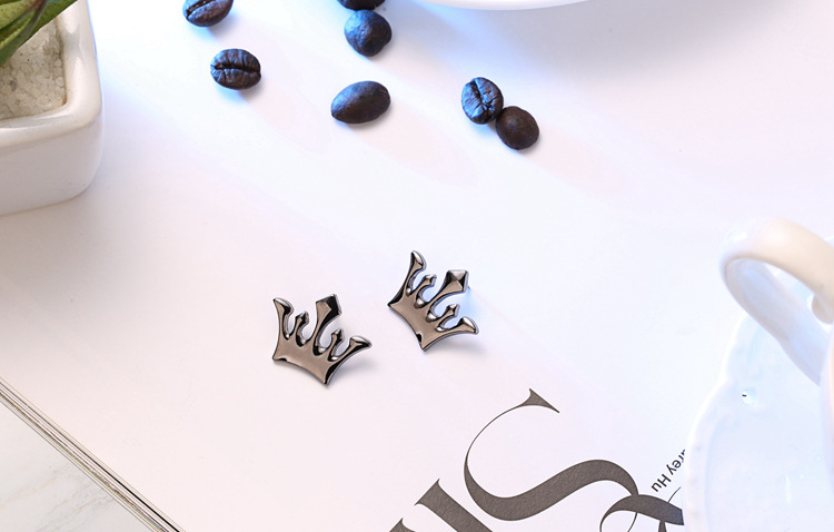 6g Weight Retro Pin Human Crown Alloy Inlay Artificial Gemstones Unisex Brooches