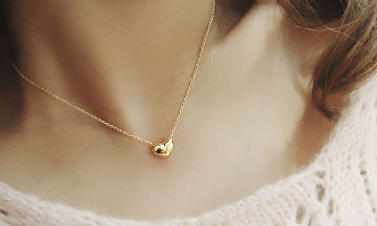 Européen Et Américain Style Simple Collier Couple Doux Amour Coeur Pendentif Collier Dames Clavicule Chaîne Petit Coeur De Pêche Collier En Gros display picture 11