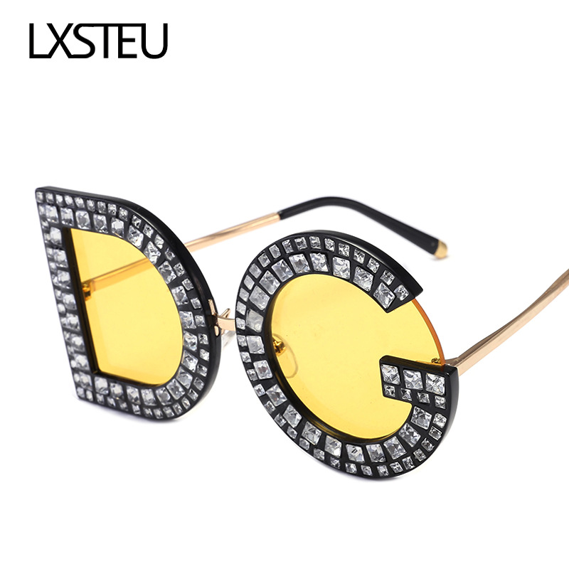 Fashionable sunglasses with letters