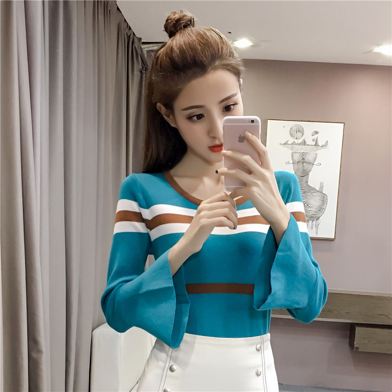 学院风2018秋冬新款显瘦套头毛衣喇叭袖条纹学生针织衫