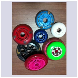 滑板车;轮滑、速滑;脚轮