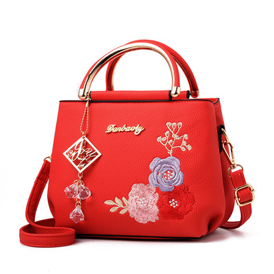 箱包批发新款时尚女包韩版潮手提包单肩斜挎绣花包包一件