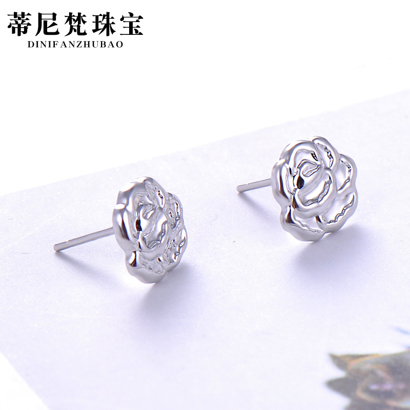 Venta al por mayor accesorios de flores frescas estilo japonés y coreano s925 pendientes de estilo simple diseño creativo de las mujeres