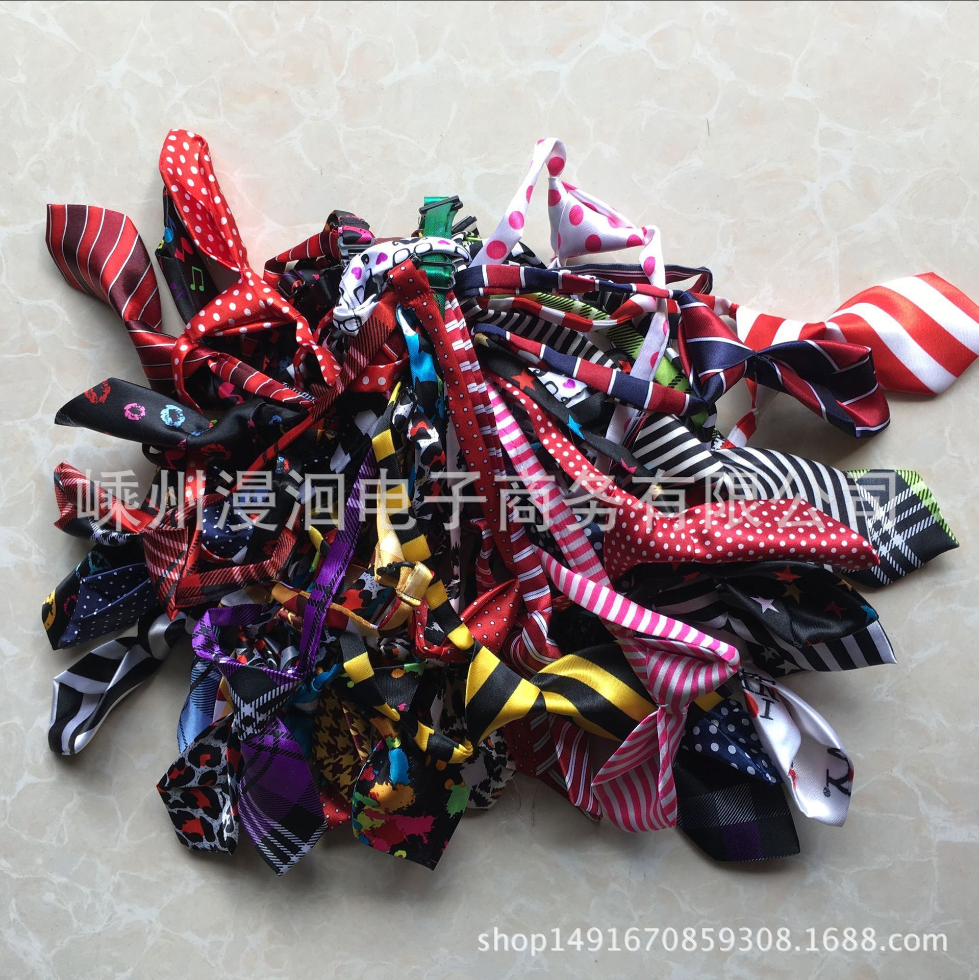 Children's cartoon bow tie