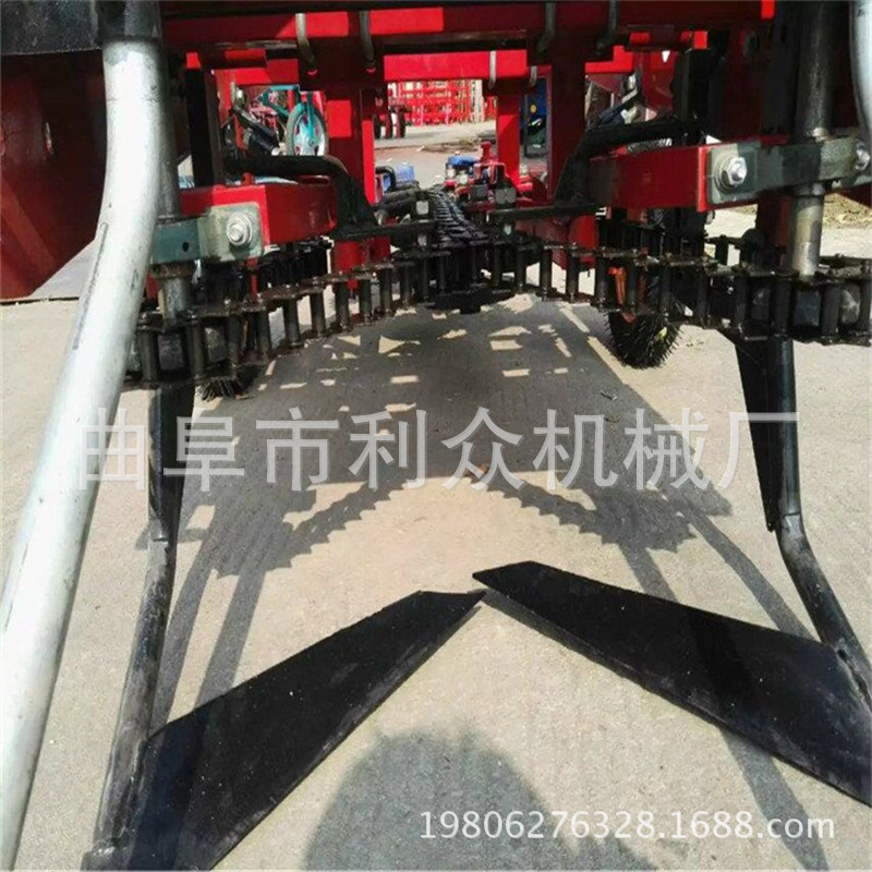连云港 链条传动花生收获机 四轮带花生收获机