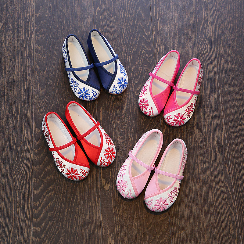 厂家直销 儿童青花瓷绣花鞋 老北京民族风舞蹈鞋中国风景区特色鞋