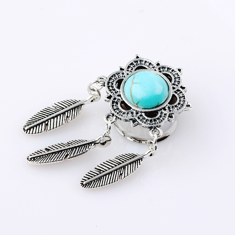 Pointed titanium steel lip stud product view