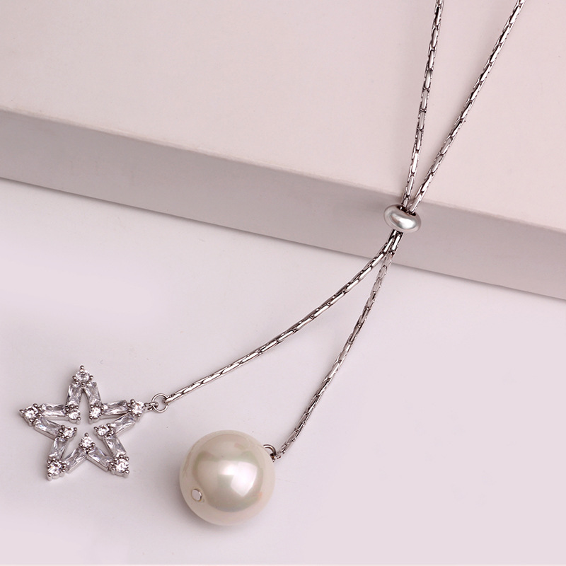 Fashionable elegant pendant