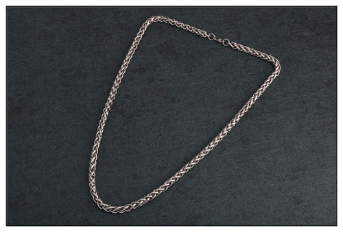 European and American stainless steel flower basket chain, wheat ear chain, titanium steel men's and women's necklace with pendant, snake bone keel chain, naked chain, single chain