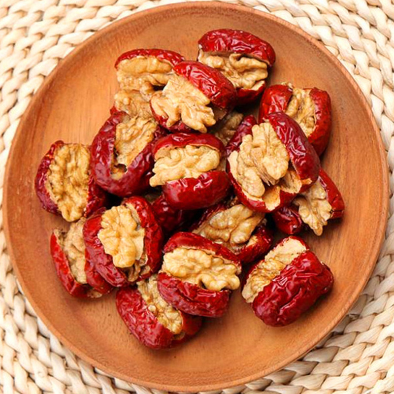 新疆和田大红枣夹核桃仁夹 香甜可口办公司休闲零食枣夹核桃批发|ru