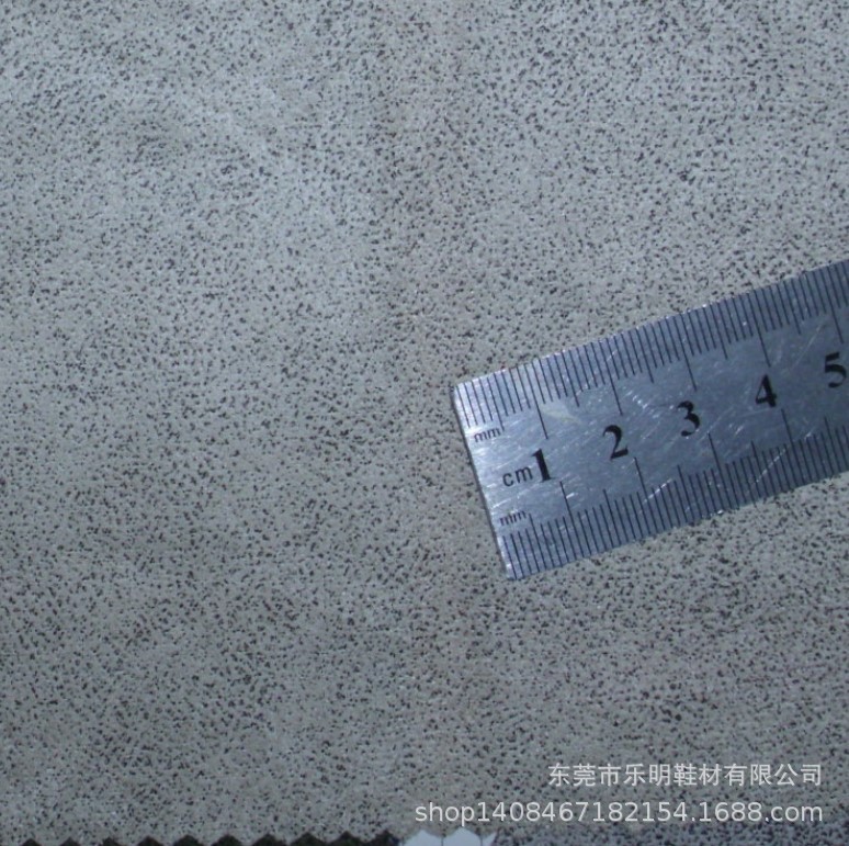 GB8081经编压花仿皮绒麂皮绒鞋材帽业布料