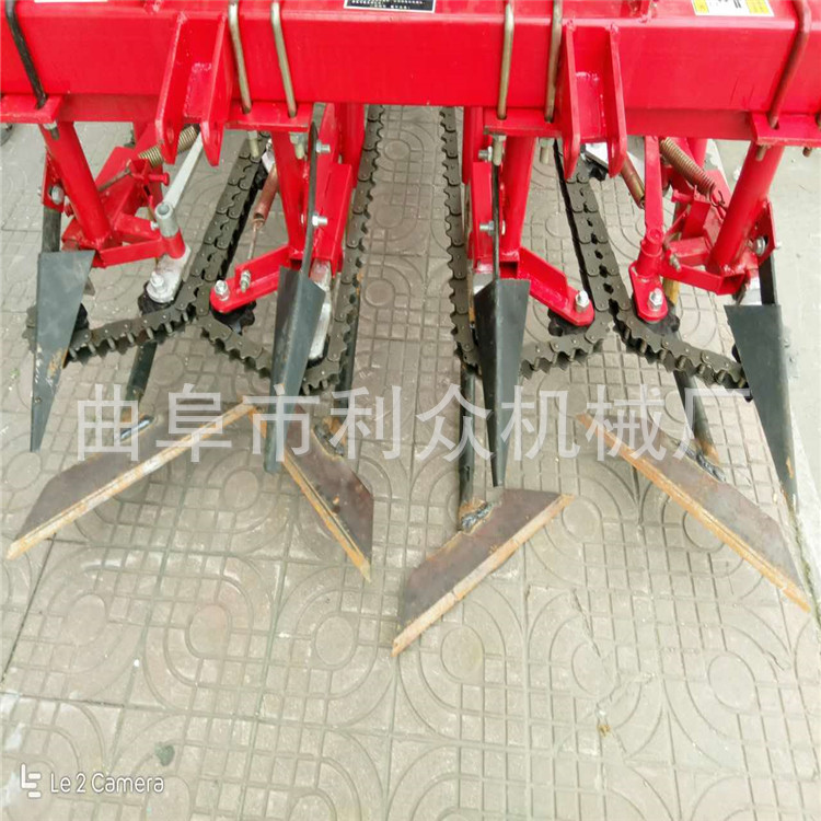 连云港 链条传动花生收获机 四轮带花生收获机