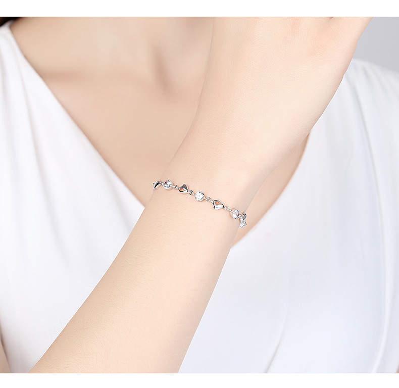 Korean Copper-plated Blue Crystal Heart-shaped Bracelet Wholesale display picture 3