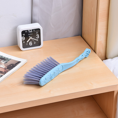 Manufacturer wholesale new plastic long handle dust removal brush bed sweeper brush bed sweeper brush feather duster cleaning brush wholesale can be less