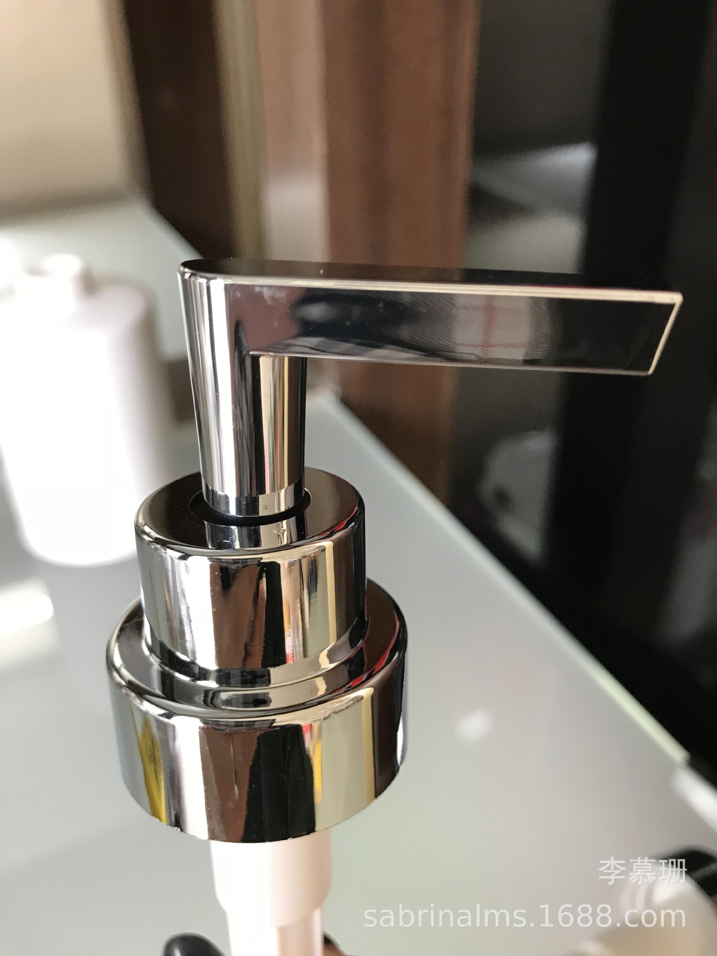 专业生产 乳液泵头 化妆瓶泵头   新款双层塑料泵头。喷头