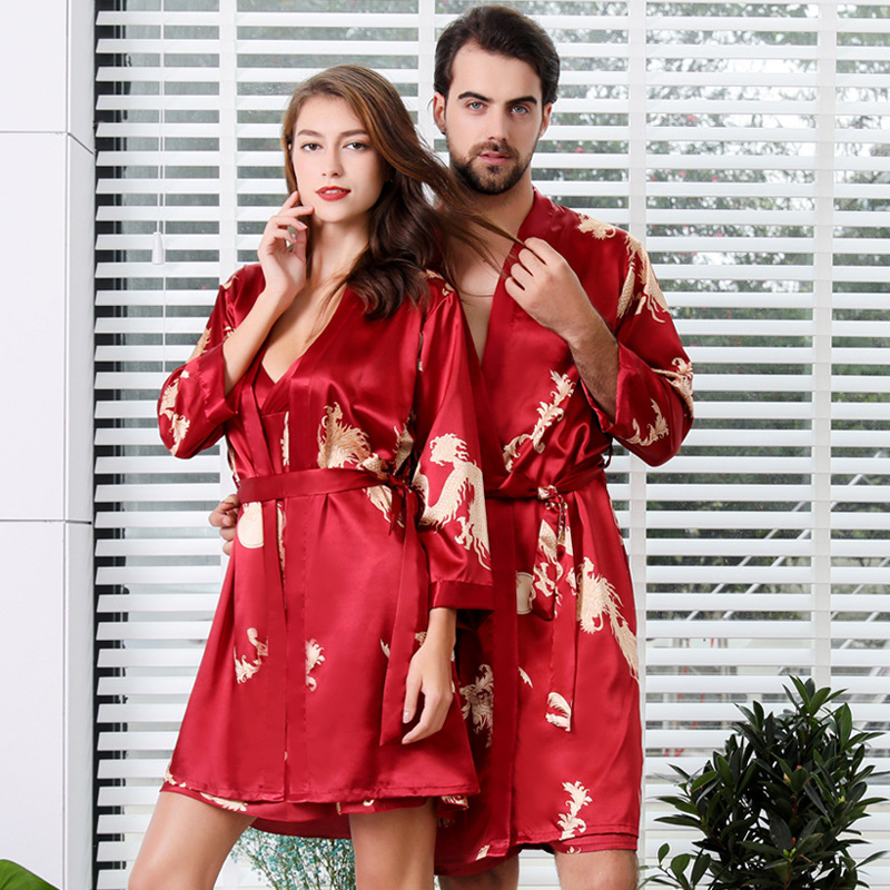 La bata de baño de seda de manga larga de los hombres de los pijamas de las mujeres del estilo chino del camisón de seda impreso de la pareja 88007-2