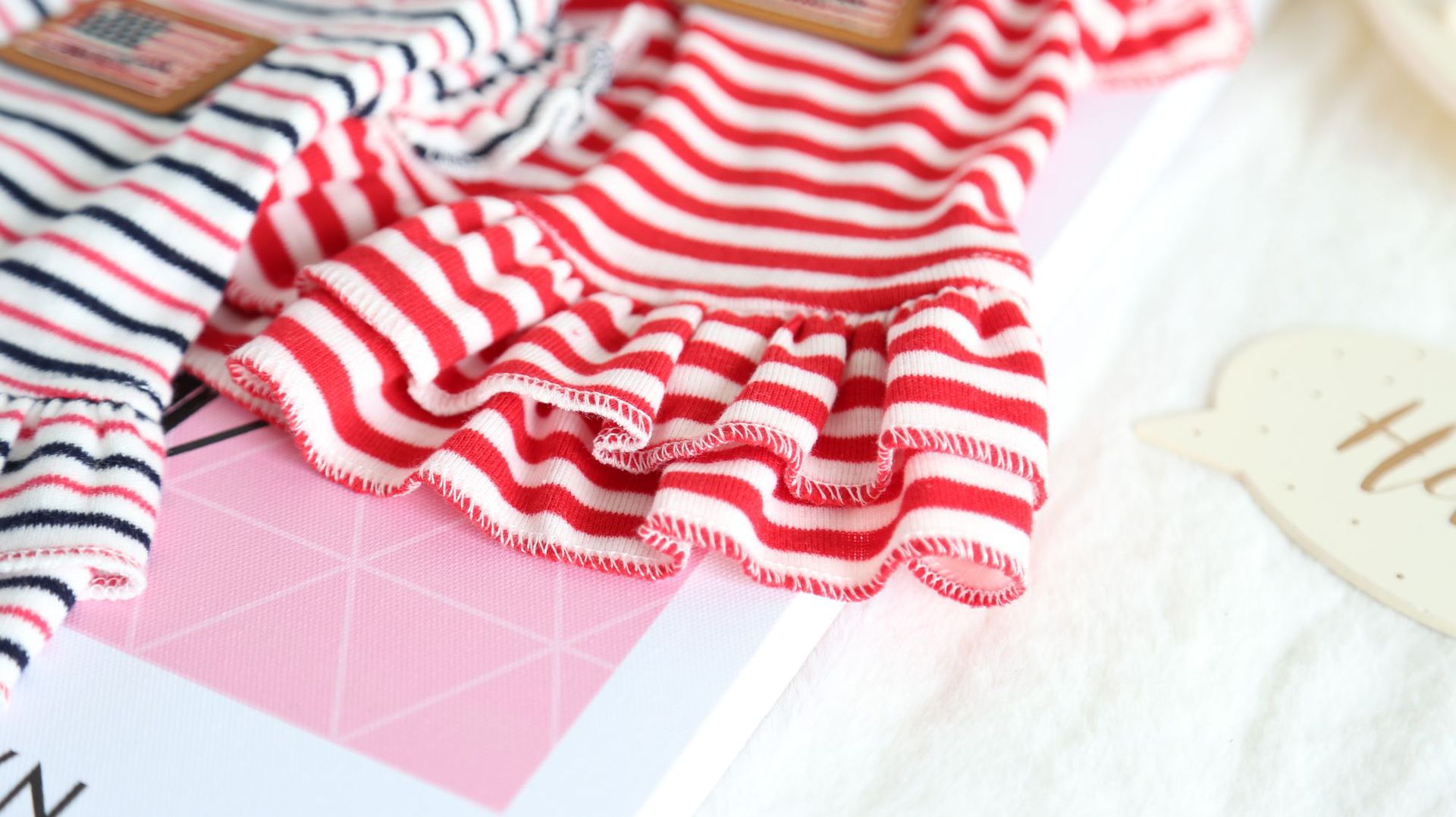 英伦风条纹打底裙