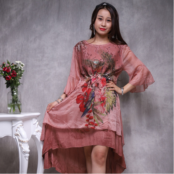 夏日里如何讓刺繡連衣裙穿出她的美 夏日里如何讓刺繡連衣裙穿出她的美