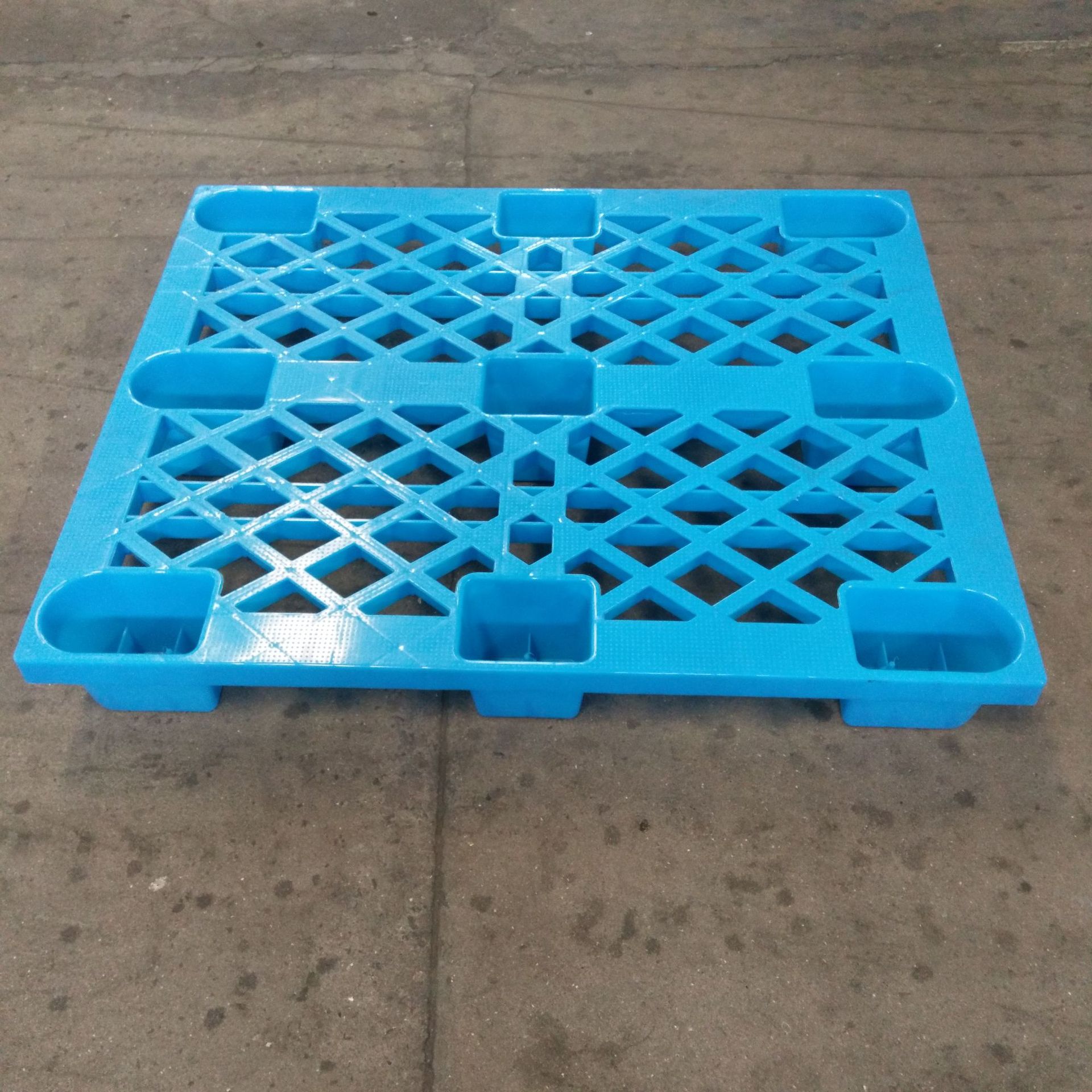 厂家热销1109加厚网格九脚塑料托盘杭州义乌叉车仓库周转出口托盘