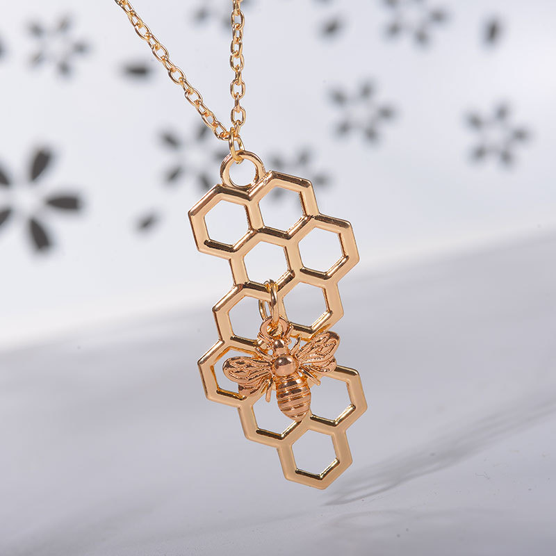necklace fashion simple honeycomb honeycomb pendant small bee insect necklace ladies clavicle chain 