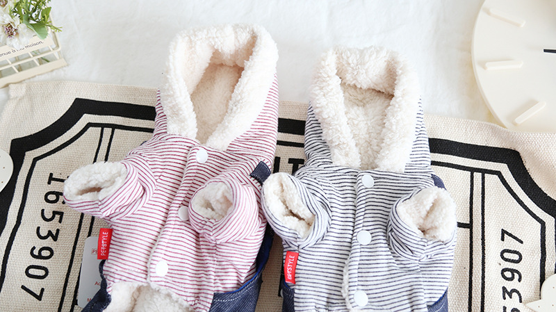 鲨鱼宝宝条纹带帽四脚衣