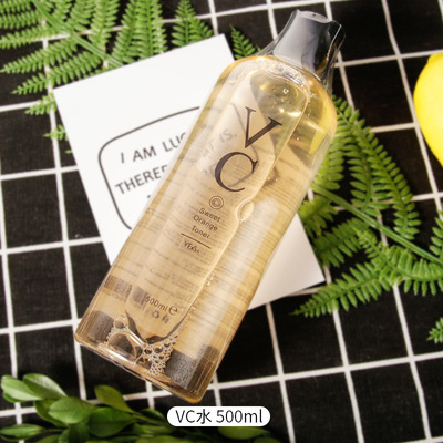 vc爽膚水500ml 控油化妝水 補水收縮毛孔靓白維生素泰國款式