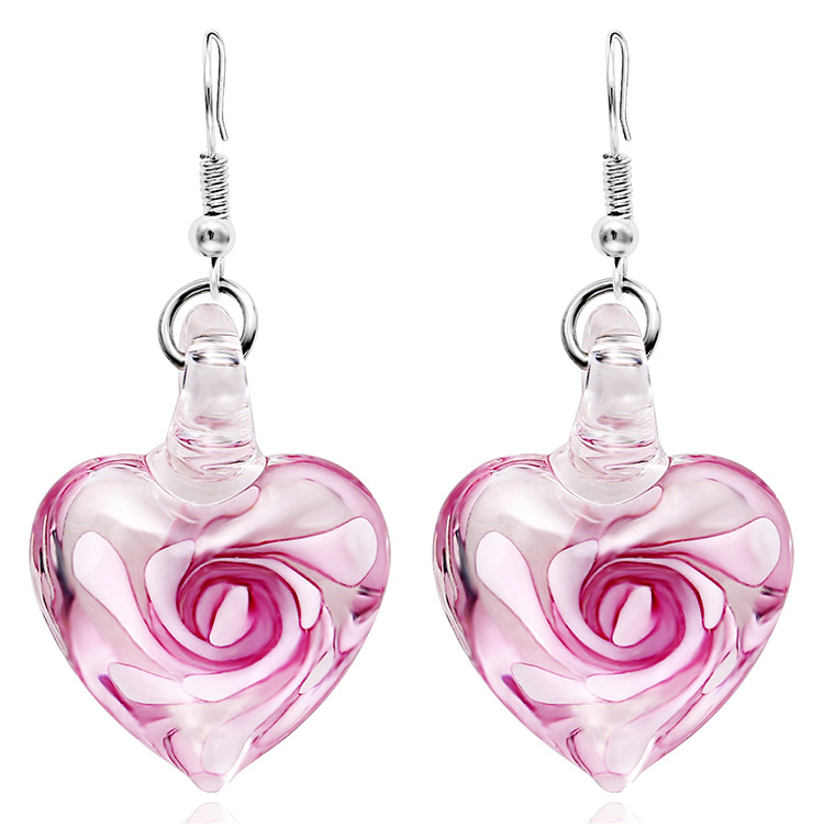 Collana con ciondolo a cuore in vetro e nastro alla moda_voghion.com