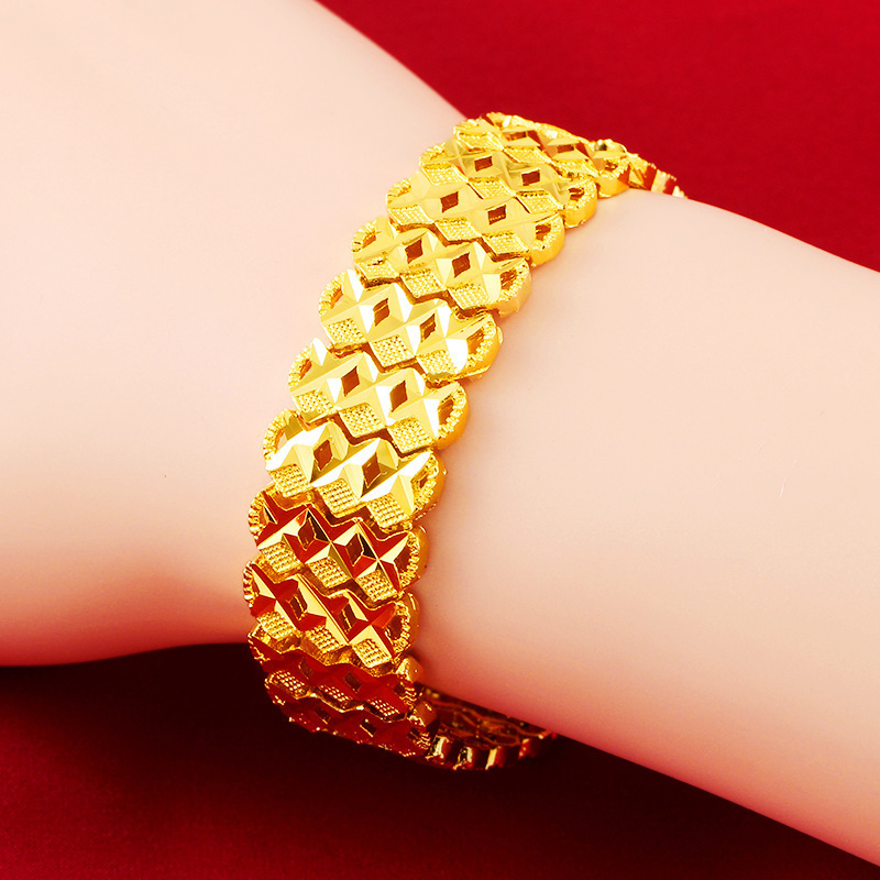 European and American hot selling gold jewelry 15.5mm men's plated 24K color watch chain does not fade for a long time Vietnam sand gold bracelet European and American hot selling gold jewelry 15.5mm men's plated 24K color watch chain does not fade for a long time Vietnam sand gold bracelet