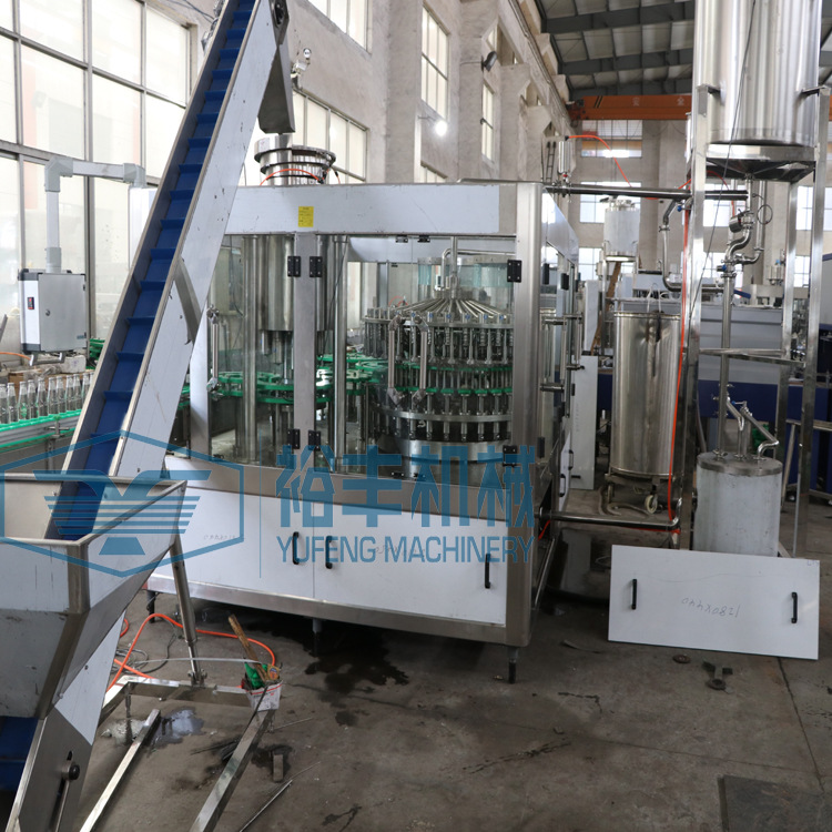 厂家供应玻璃瓶拉环盖豆奶灌装机三合一乳制品冲洗灌装封口一体机