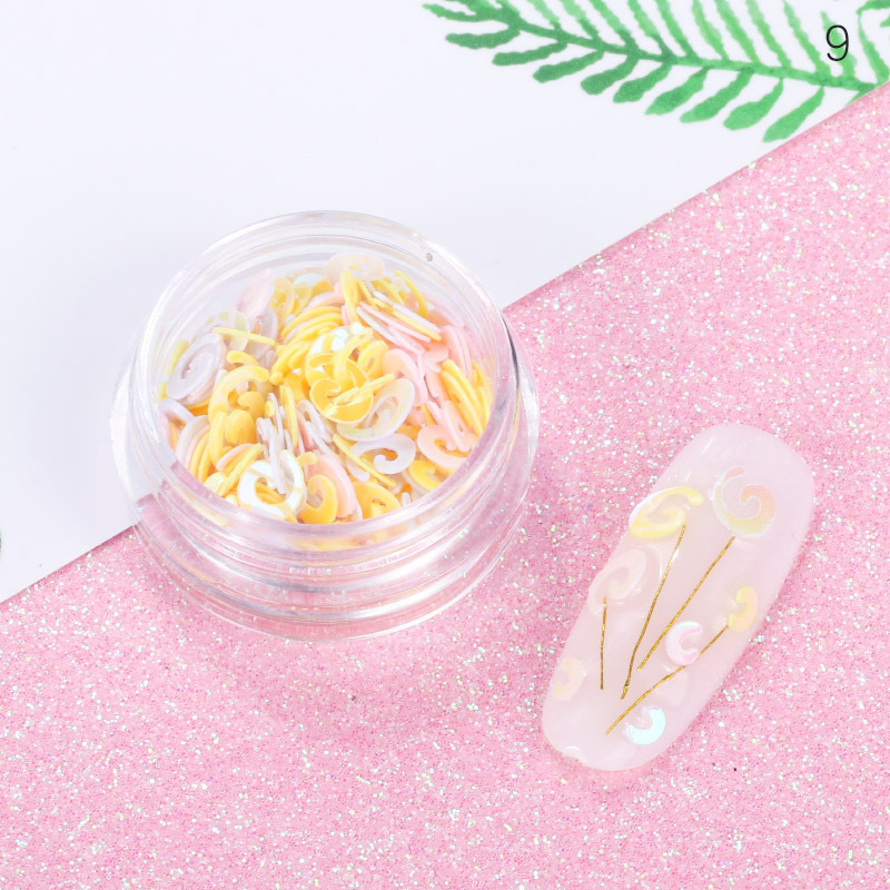 Joyas de manicuras japonesas, chicas de color rosa, chicas de color rosa brillante, maquillaje de ojos rojo, combinación de estrellas y perlas