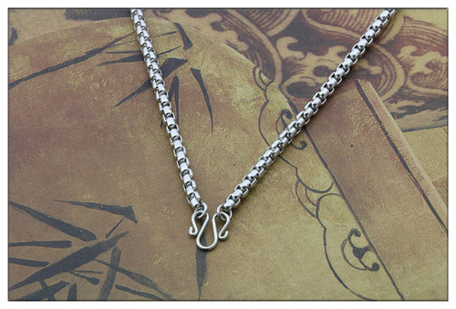 Stainless steel square pearl Guan Gong Guanyin Buddha Thai Buddha pendant pendant jade pendant with chain titanium steel men and women necklace