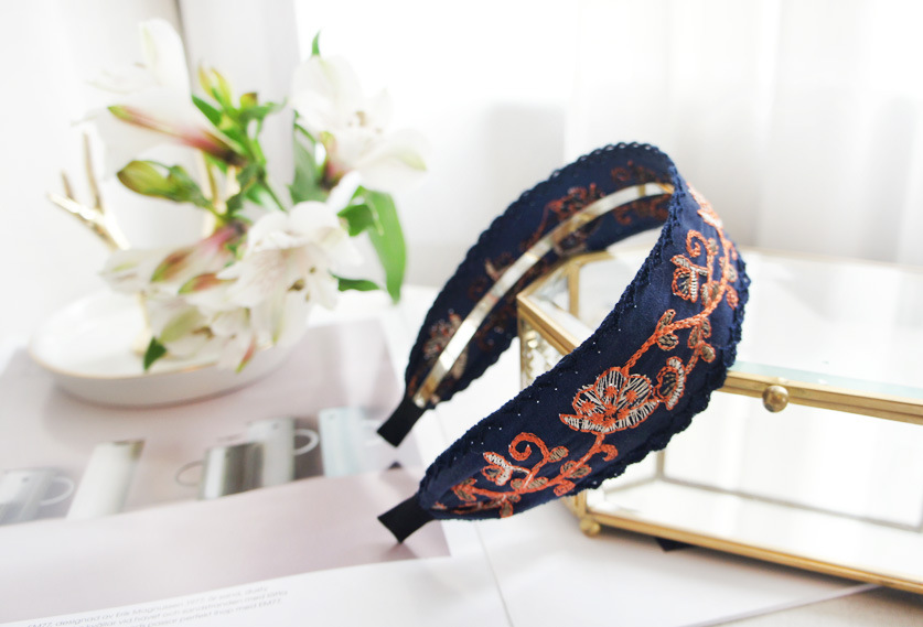 Fashion Ethnic Embroidery Lace Suede Floral Fabric Headband display picture 9