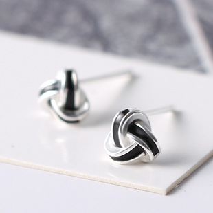 s925�y�Ʒ�����δ�Y���Ů�n���r�к�ɫ���h�W���������ж��