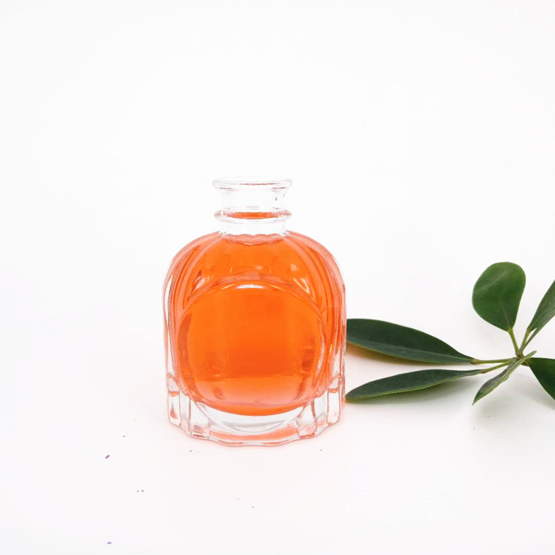 工厂供货100ml 新品室内香薰瓶晶白料圆柱香薰瓶小容量精巧