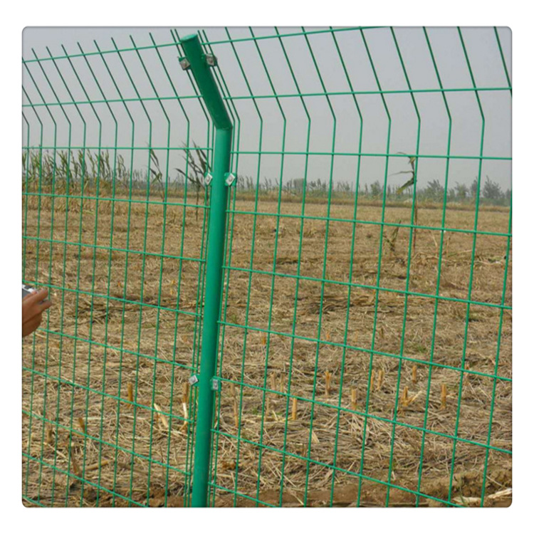 厂家生 产公路双边护栏网高速两侧围栏网 双边丝护栏绿色铁丝护栏