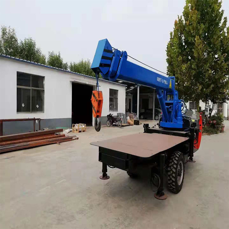 五征底盘改装三轮吊车 小型农用三轮随车吊臂 3吨三马子吊车价格