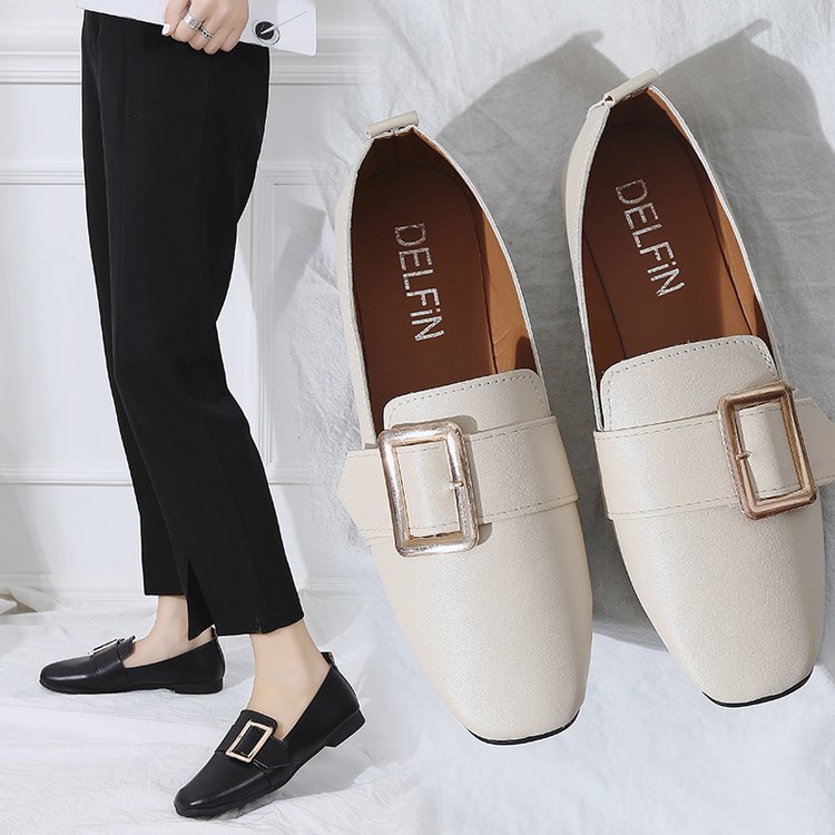 2018 Autumn new pattern Square buckle Single shoes Flat bottom England Vintage Style Lok Fu shoes Baby leather shoes Large Women's Shoes wholesale