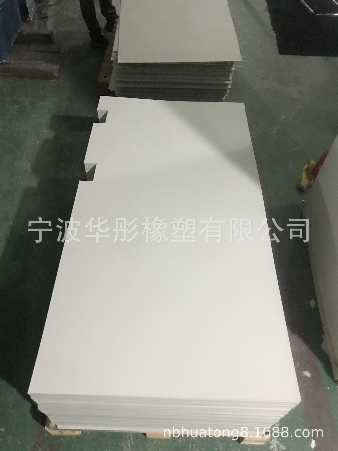 厂家直销耐磨自润滑地面PE塑料板可拼接环保高分子冰刀溜冰场地板