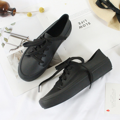 He Lisha Autumn New Casual White Sneakers for Women, Low-Top Solid-Color Lace-Up Rain Shoes—Perfect for Students to Wear Outdoors as Rain Boots