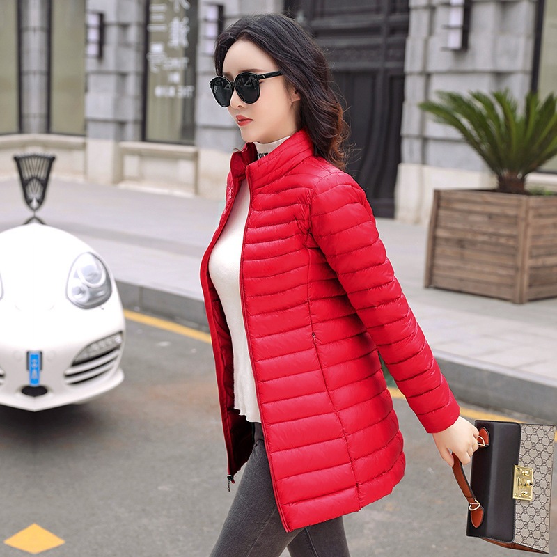 Chaqueta larga ligera de plumón para mujer — estilo coreano ajustado, cálida y elegante para invierno