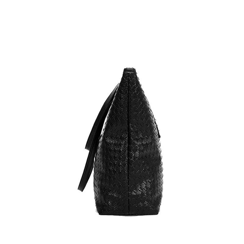 capacious solid color one-shoulder bag