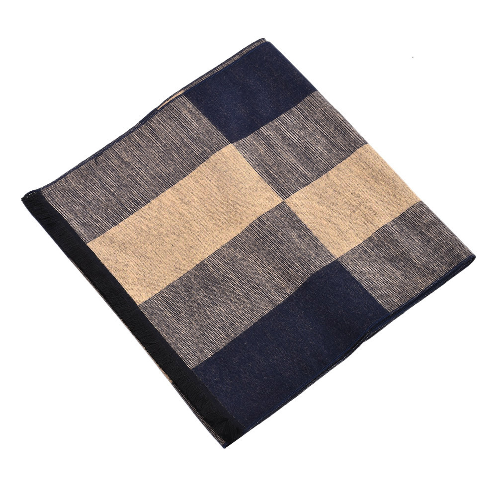 Rutig herrscarf i imitationskashmir med fransar för vintern_voghion.com