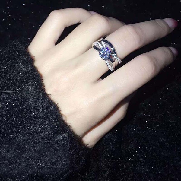 Fashionable trend platinum wedding ring