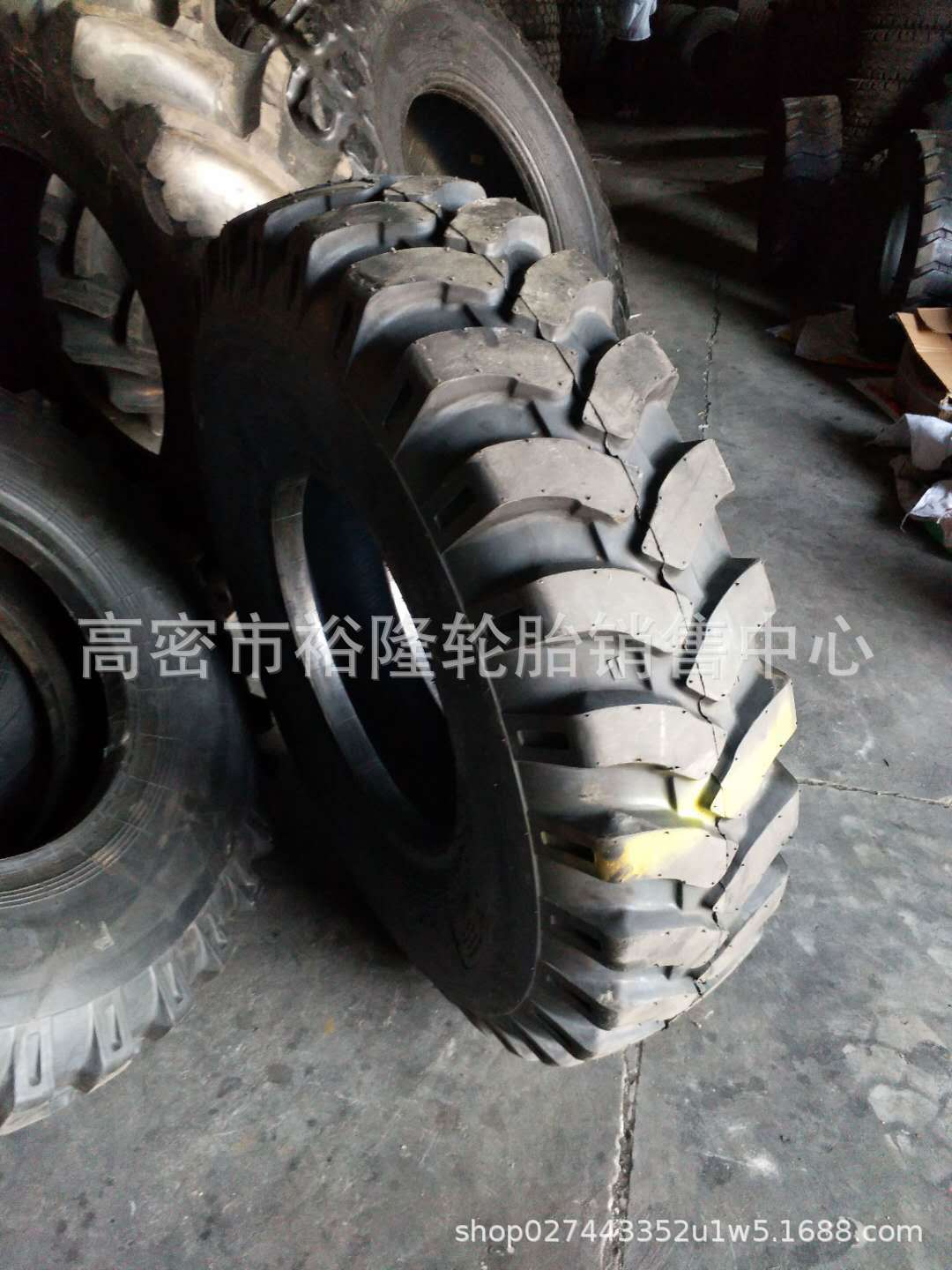 人字越野轮胎 1200-20 12.00-20尼龙轮胎卡车